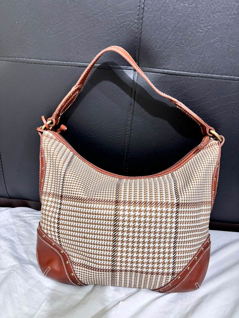 RALPH LAUREN (Category: Shoulder Bags) located in Dumaguete. Submitted by camillaolshoppe2 (Listing ID 1468360790, Image 2). Description: vintage RL HoundStooth Plaid shoulder bag Ang Ganda Excellent condition.