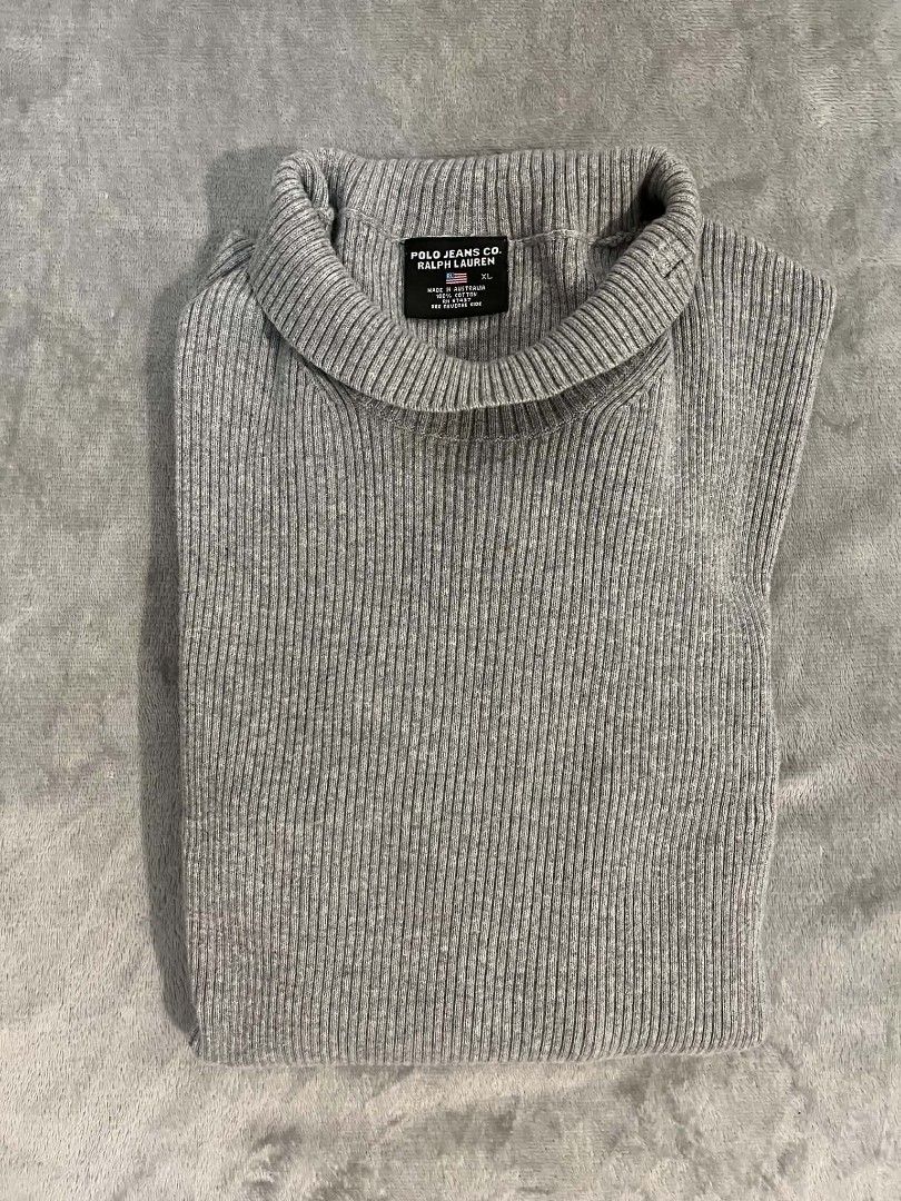 Ralph Lauren (Category: Activewear) located in Manila. Submitted by zenwind_3cdc42 (Listing ID 1468405714, Image 2). Description: Brand: Polo Jeans Co. Ralph Lauren (Vintage Line) Size: XL (Fits true to size / can be worn oversized for smaller sizes) • No issue Or pinhole Material: 100% Cotton Color: Gray.
