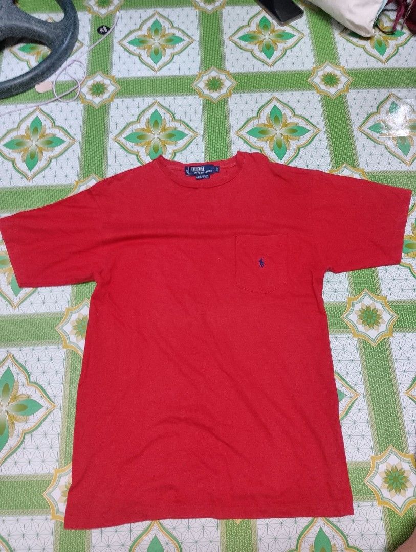 Ralph Lauren Pocket Tee (Category: Tshirts & Polo Shirts ) located in Manila. Submitted by envy25 (Listing ID 1468296186, Image 1). Description: Ralph Lauren Pocket Tee Size S 21x28 Pinhole issue.