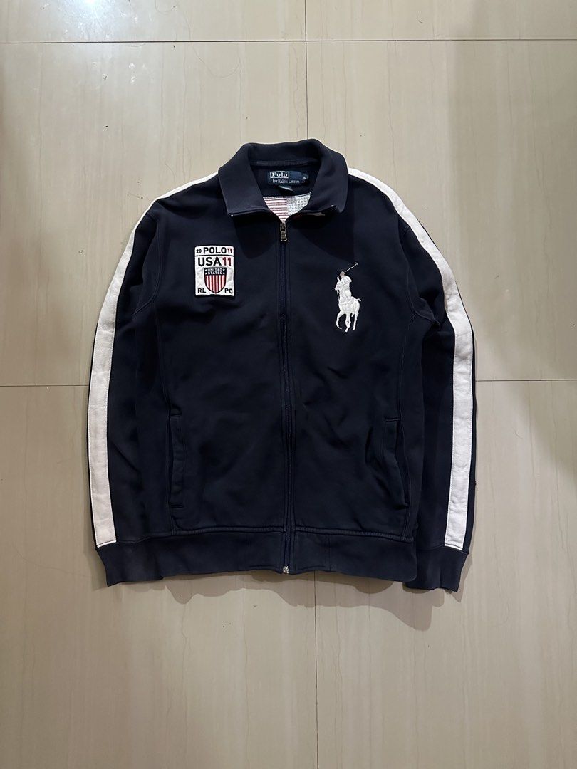 Ralph Lauren USA (Category: Coats, Jackets and Outerwear) located in Alitagtag. Submitted by bhthrift_30 (Listing ID 1468413968, Image 1). Description: Ralph Lauren Medium on tag 4k freeship Dm📩.