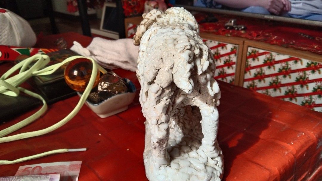 Ram figurine (Category: Other Home Decor) located in Cavite. Submitted by dwyane-dee (Listing ID 1468337199, Image 2). Description: may basag po siya sa horns pero hindi po halata and minor lang po kaya 260 lang po price.
