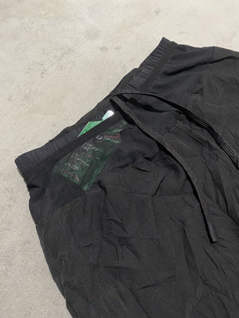 Dyise running short (Category: Shorts) located in Tabaco. Submitted by centthrif55361 (Listing ID 1467189360, Image 2). Description: Dyise running Medium W:24-28 L:11 Excellent condition Color rate 9.6/10 No issue .