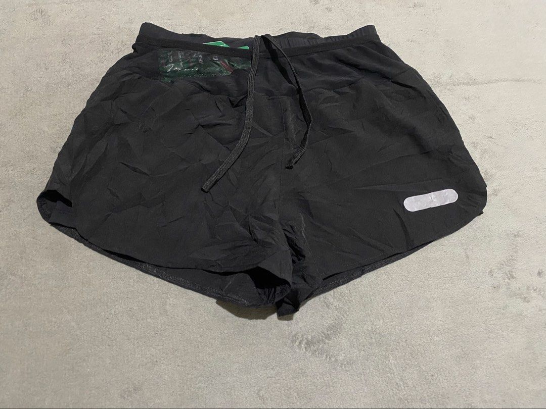 Dyise running short (Category: Shorts) located in Tabaco. Submitted by centthrif55361 (Listing ID 1467189360, Image 1). Description: Dyise running Medium W:24-28 L:11 Excellent condition Color rate 9.6/10 No issue .