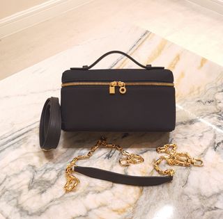 (Category: ) located in . Submitted by luxurydesignerbrands (Listing ID 1468394236, Image 1). Description: .