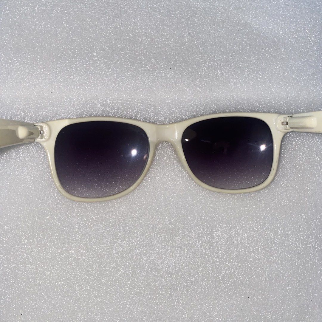 Ray Ban (Category: Sunglasses & Eyewear) located in Bulacan. Submitted by jexmd (Listing ID 1468295867, Image 3). Description: .