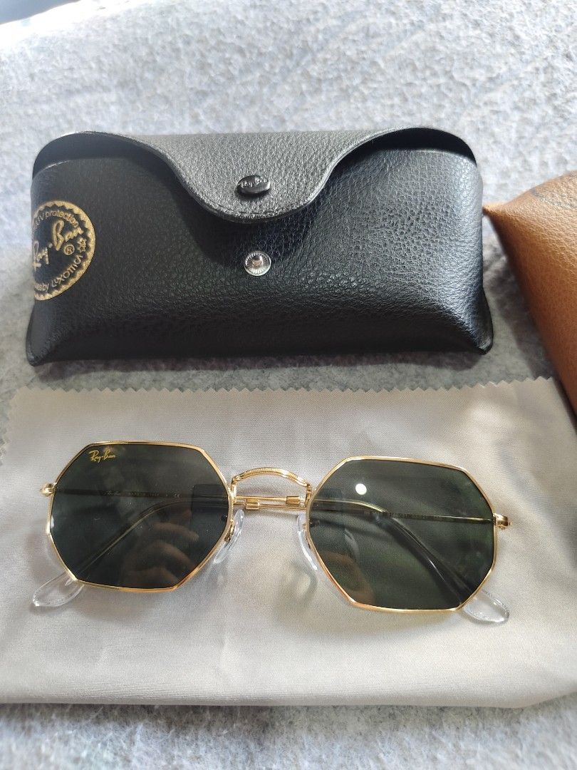 Ray ban octagon (Category: Activewear) located in Balatan. Submitted by benandbon2 (Listing ID 1468320422, Image 1). Description: large size octagon good as new no issue with case add shipping fee.