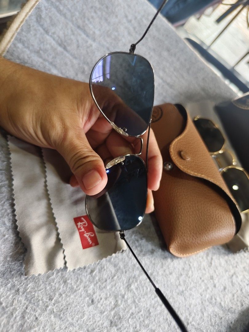 Rayban (Category: Activewear) located in Balatan. Submitted by benandbon2 (Listing ID 1468320687, Image 3). Description: aviator black large size good as new no dents add sf.