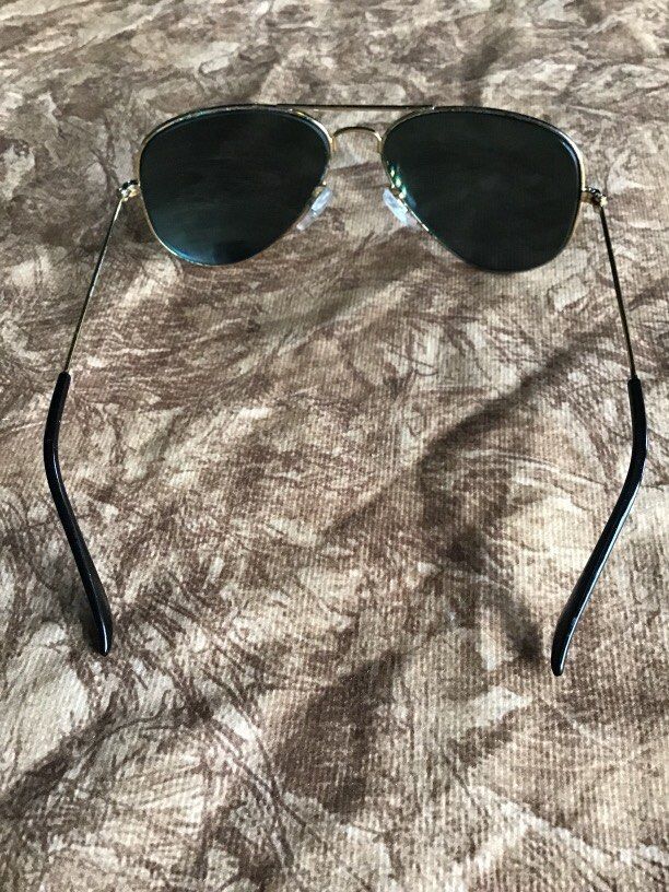 Rayban RB made in Italy (Category: Sunglasses & Eyewear) located in Baguio. Submitted by agozun61 (Listing ID 1468332352, Image 2). Description: Rayban RB made in Italy.Authentic size 58.Lens no Damages..