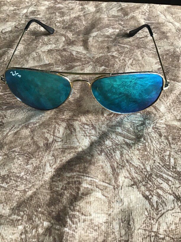 Rayban RB made in Italy (Category: Sunglasses & Eyewear) located in Baguio. Submitted by agozun61 (Listing ID 1468332352, Image 1). Description: Rayban RB made in Italy.Authentic size 58.Lens no Damages..