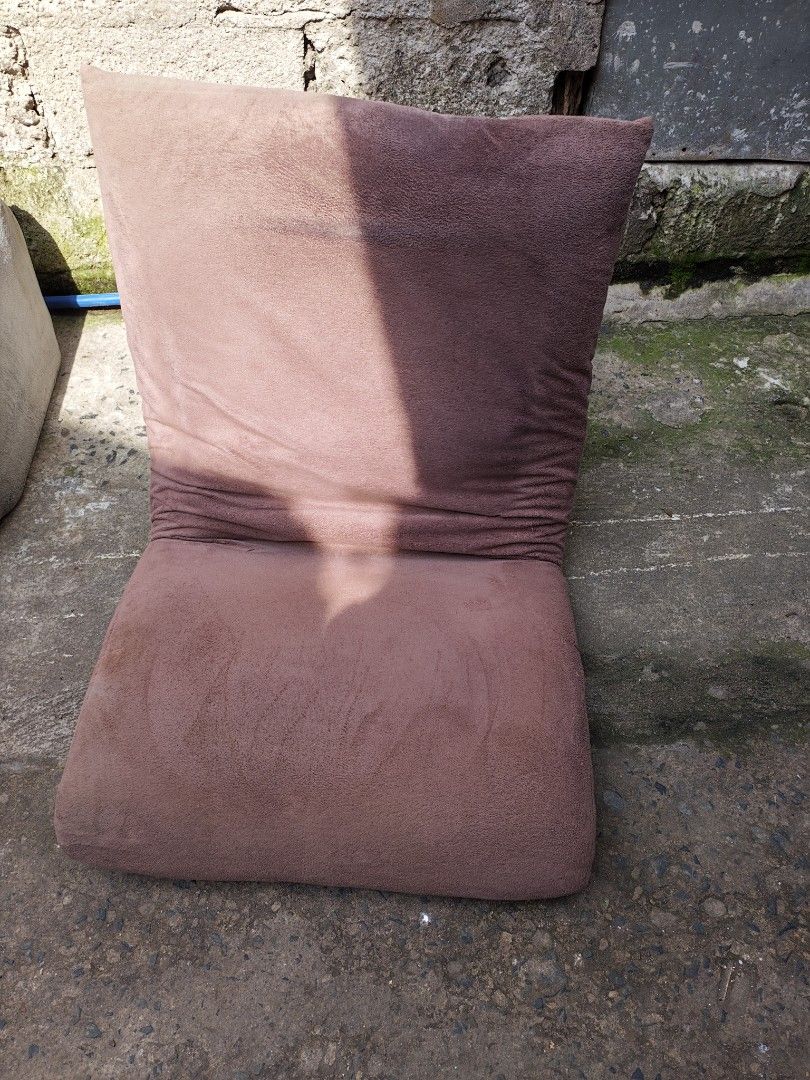 Reclining Chair Japan surplus (Category: Chairs) located in Manila. Submitted by aks_japansurplus30 (Listing ID 1468498020, Image 3). Description: - Easily adjustable backrest with multiple angle options - Folds completely flat for convenient storage - Clean condition and works properly -Reclining Nahihiga -250 each .