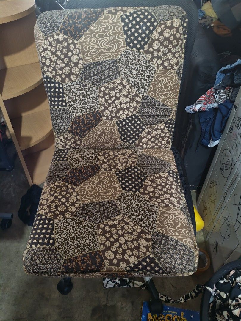 Reclining Chair Japan surplus (Category: Chairs) located in Manila. Submitted by aks_japansurplus30 (Listing ID 1468498020, Image 1). Description: - Easily adjustable backrest with multiple angle options - Folds completely flat for convenient storage - Clean condition and works properly -Reclining Nahihiga -250 each .