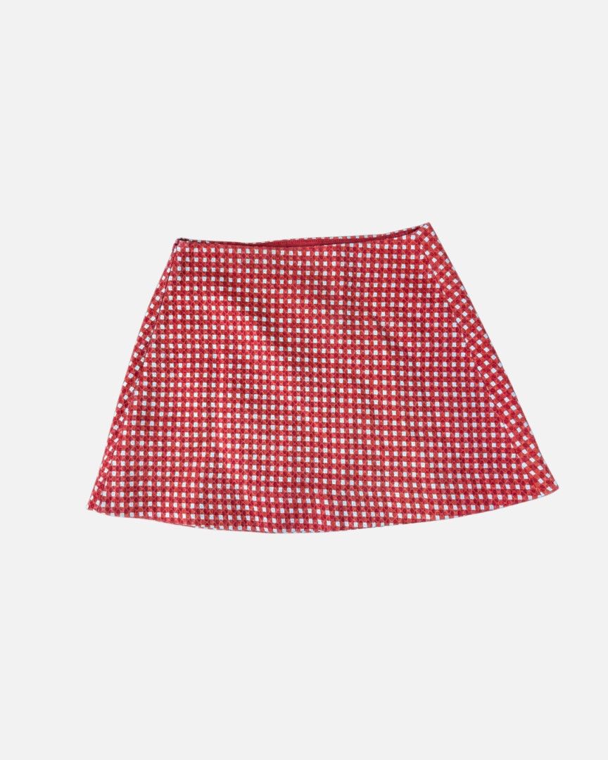 Red and White Gingham A-Line Mini Skirt (Category: Skirts) located in Quezon City. Submitted by applesandoranjess (Listing ID 1467393926, Image 1). Description: Red and white gingham A-line mini skirt Material: Textured fabric with clean red interior lining Closure: Convenient hidden side zipper rfs: decluttering 💳 MOP: GCash 📦 Shipping Fee to be shouldered by buyer 🚚 lalamove or grab delivery only 📍QC.
