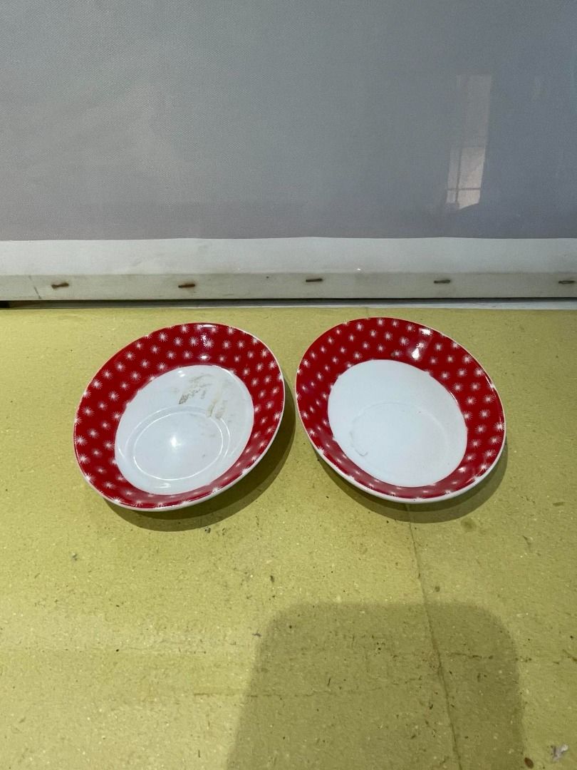 Red Polka-Dot Shallow Ceramic Dishes (Category: Dinnerware & Cutlery) located in Quezon City. Submitted by foxsquaredeals (Listing ID 1468371251, Image 1). Description: Size: 10cm x 12cm 2pcs available P50/pc MOP: Gcash/Bank Transfer .