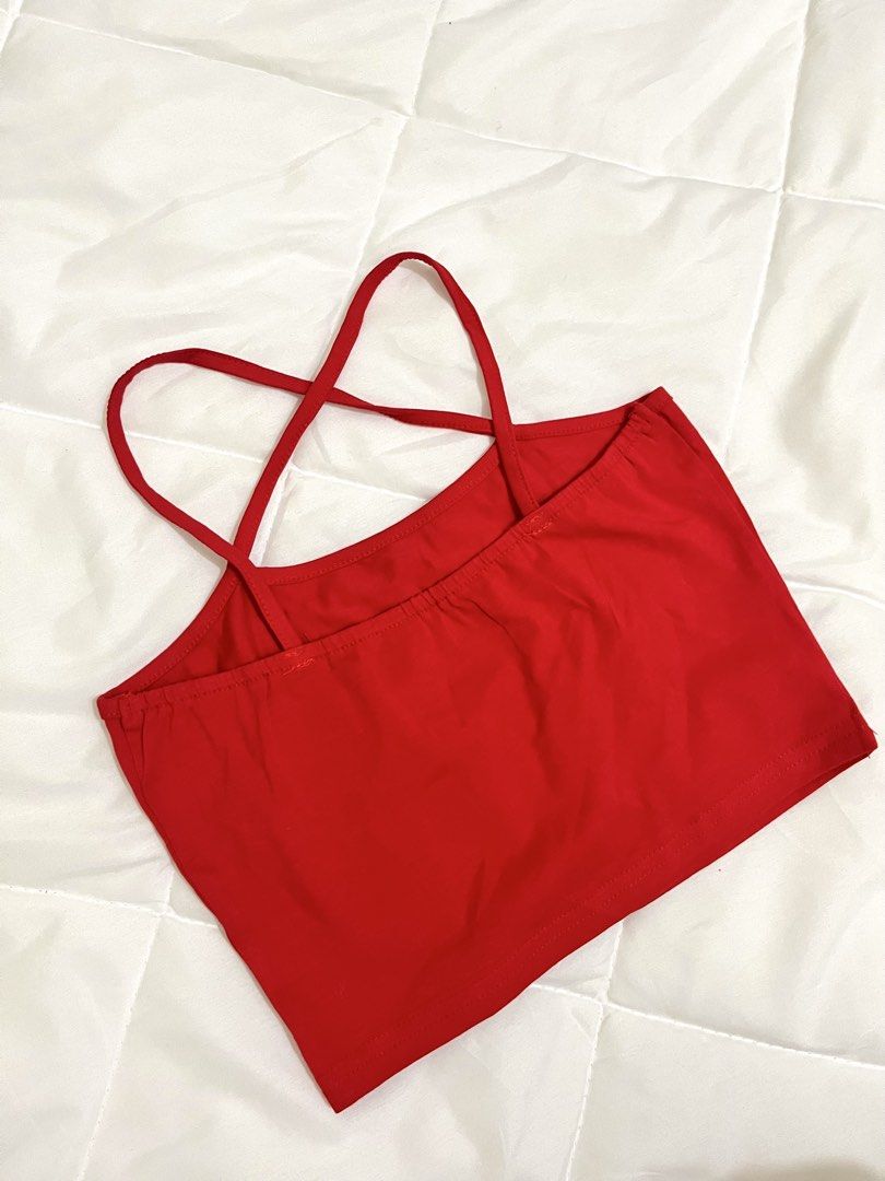 Red sleeveless Crop Top (Category: Sleeveless) located in Marikina City. Submitted by eloxade.ee (Listing ID 1468452303, Image 3). Description: 🪞xs-s 🏷️ mine 89 10/10! .