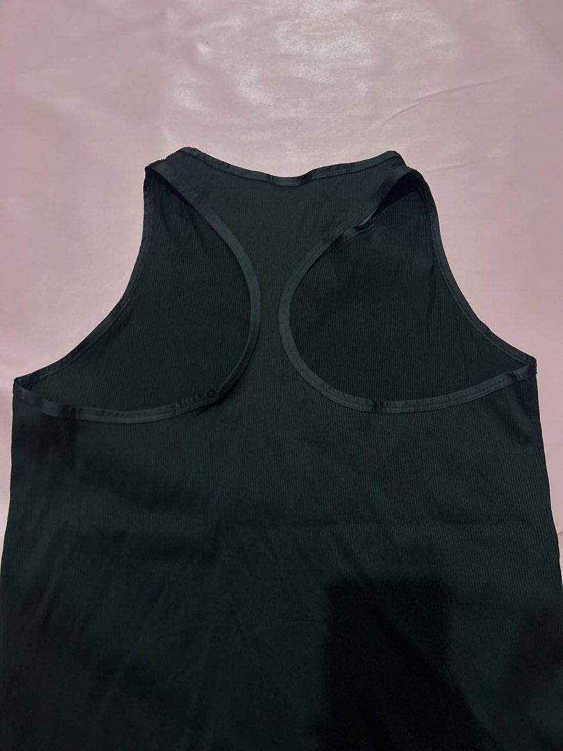 Reebok Active Top (Category: Activewear) located in Manila. Submitted by chen_clybelles (Listing ID 1468398152, Image 3). Description: .