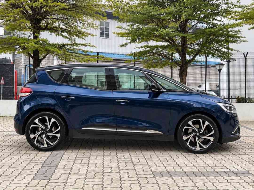 Renault Scenic Diesel 1.5T dCi (A) (Category: Used Cars) located in Singapore. Submitted by sgcarchoicewc (Listing ID 1468362201, Image 3). Description: Sales Contact: Casper Lim tel:90687290 .