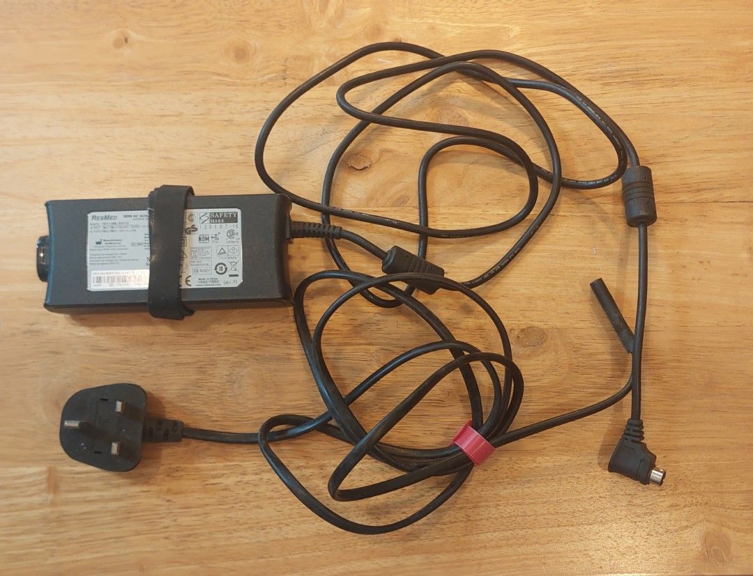 ResMed 90W AC Power Adapter Charger, 家庭電器, 轉插器及插頭 - Carousell
