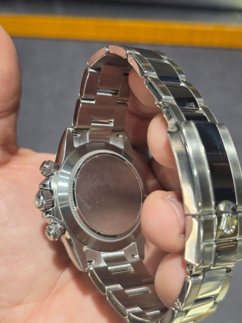 Rolex Daytona "Panda" (Category: Luxury Watches) located in Manila. Submitted by szecarl10168890 (Listing ID 1468496689, Image 2). Description: Rolex Daytona "Panda" Year 2022 Complete Set Box and Papers Reference Number: 116500LN .