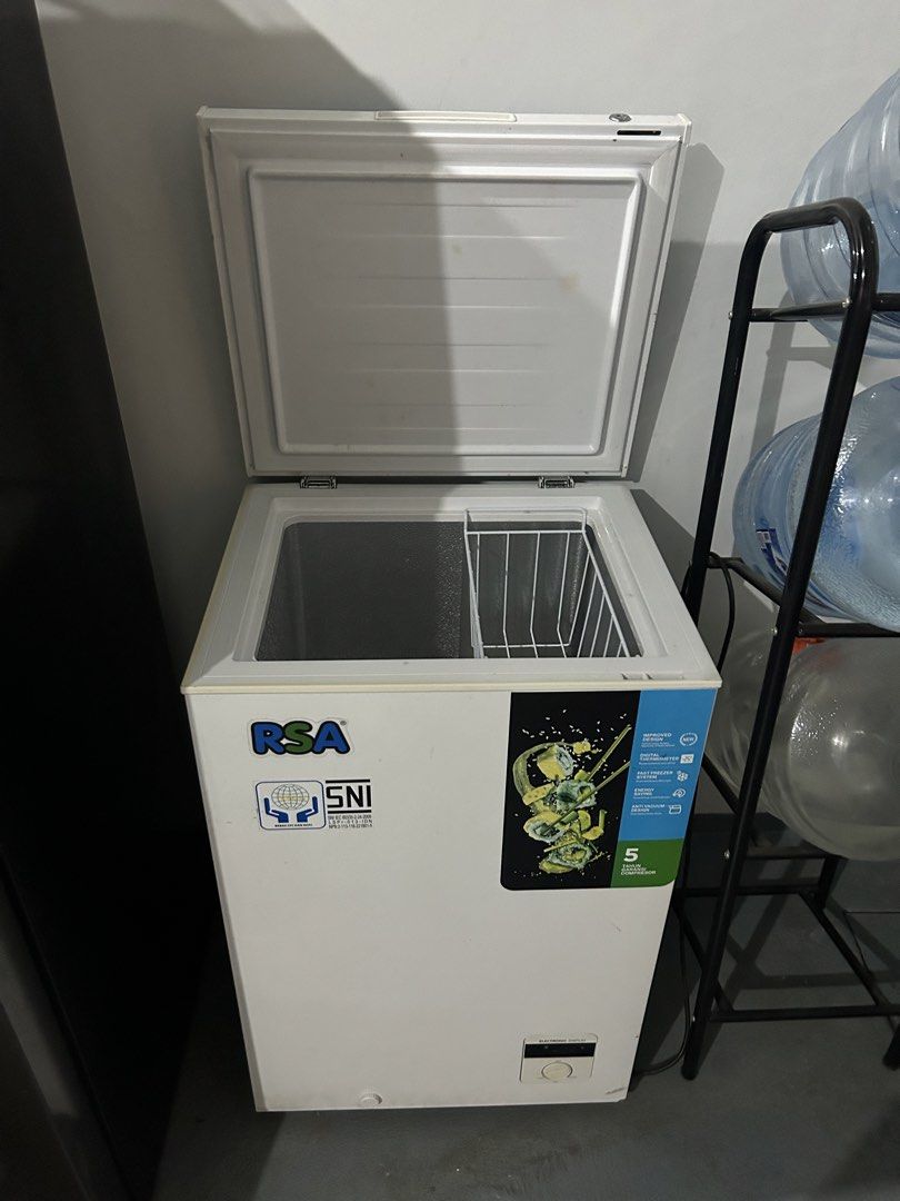 RSA freezer, Elektronik, Lainnya di Carousell