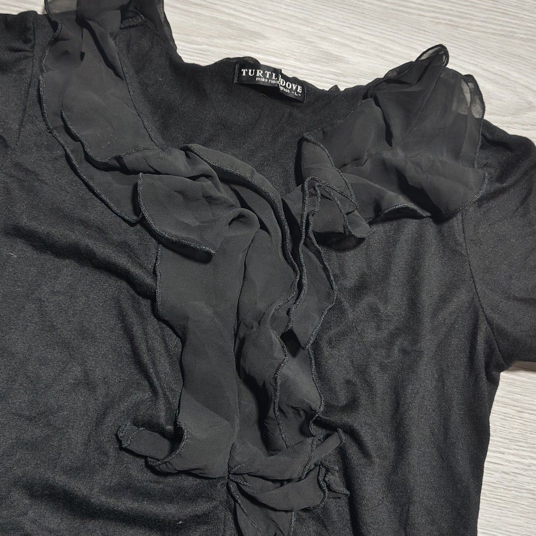 ruffled blouse (Category: Activewear) located in Amadeo. Submitted by josephotep (Listing ID 1468488052, Image 2). Description: ruffled blouse shirt turtle dove tag L on tag as new no issue 350 plus sf.loc cavite pm📥.