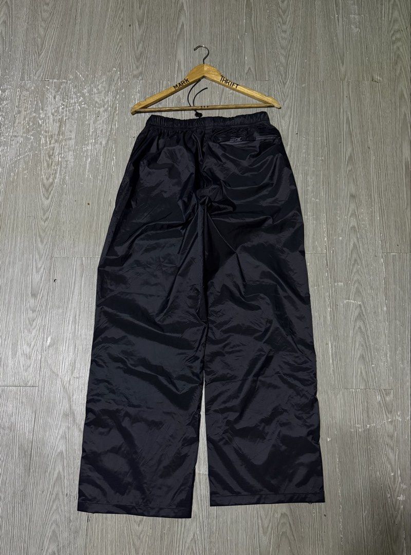 RUGGED EXPOSURE RAINWEAR PANTS PACKABLE water proof (Category: Activewear) located in Manila. Submitted by triptothrift7 (Listing ID 1468340089, Image 3). Description: message if you are interested! for fast transaction RUGGED EXPOSURE RAINWEAR PANTS PACKABLE water proof for only 899 size medium on tag waistline 30 x 36 length 42 hem 11 no issue need wash only excellent condition color rate 9/10 authentic legit mode of payment gcash or bank trans
