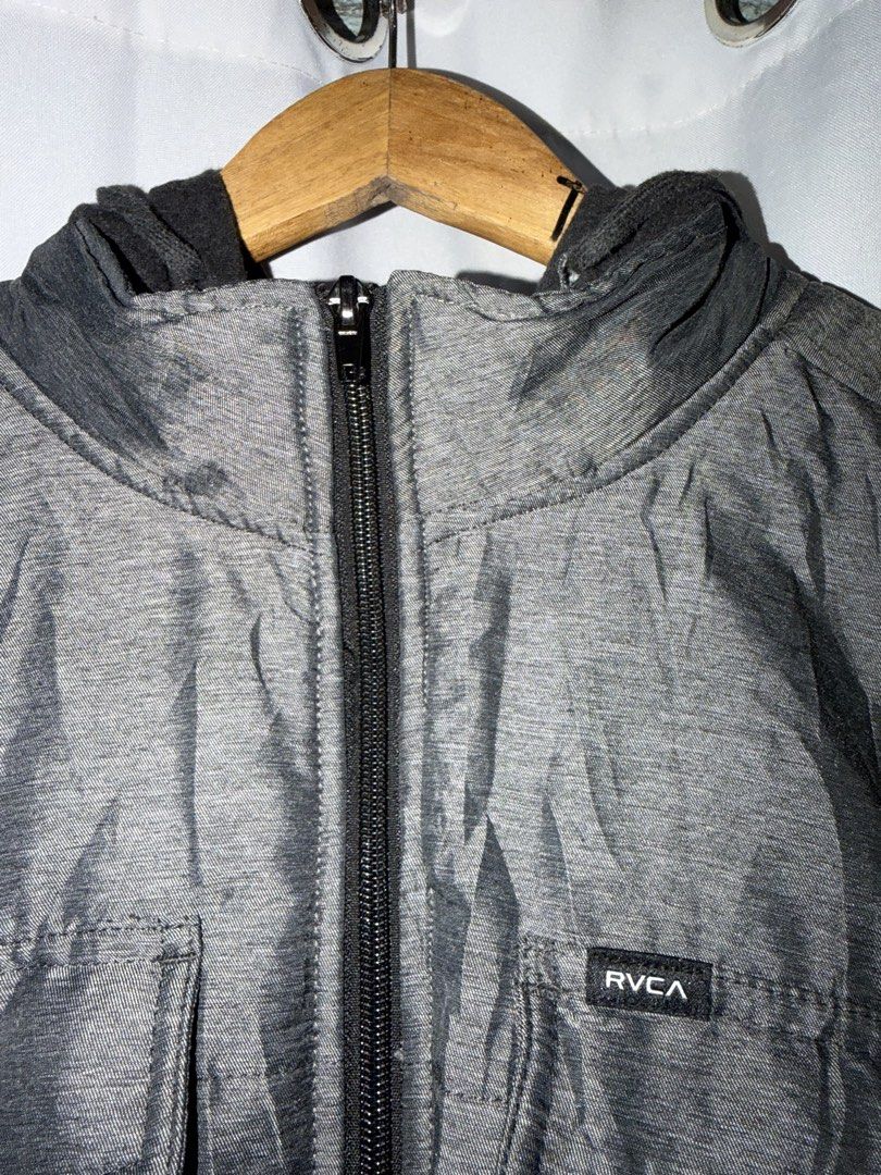 RVCA JACKET (Category: Coats, Jackets and Outerwear) located in Manila. Submitted by triptothrift7 (Listing ID 1468340551, Image 3). Description: message if you are interested! for fast transaction RVCA JACKET for only 899 size large on tag width 23 x 28 length no issue need wash only excellent condition color rate 9/10 authentic legit mode of payment gcash or bank transfer location Biñan laguna.