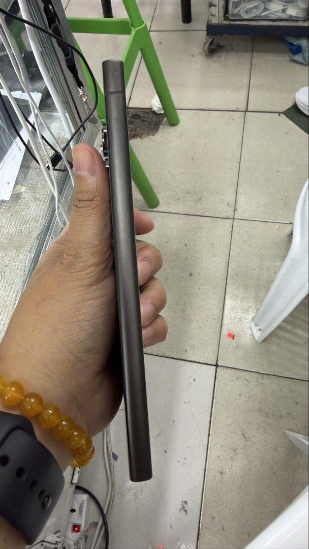 S24 ultra 2nd hand (Category: Samsung) located in San Juan City. Submitted by gentleflower_baf625 (Listing ID 1468338715, Image 3). Description: S24 ultra 256 2nd hand Good condition Smooth ko dent NTC approved Openline Unit charger only 30,000 Physical store located @ xd-5 2f greenhills shopping center San juan metro manila 09063264040.