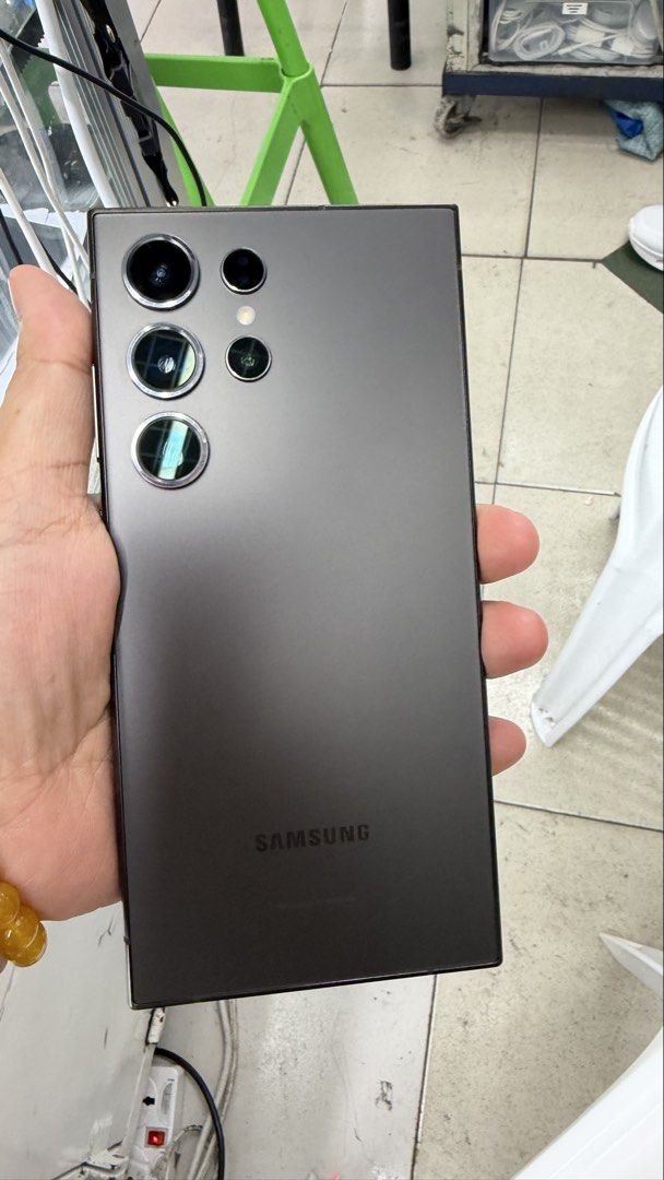 S24 ultra 2nd hand (Category: Samsung) located in San Juan City. Submitted by gentleflower_baf625 (Listing ID 1468338715, Image 1). Description: S24 ultra 256 2nd hand Good condition Smooth ko dent NTC approved Openline Unit charger only 30,000 Physical store located @ xd-5 2f greenhills shopping center San juan metro manila 09063264040.