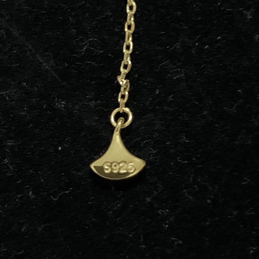 S925 Gold-plated adjustable Chain Necklace (Category: Necklaces) located in Quezon City. Submitted by itscxyy (Listing ID 1468358208, Image 2). Description: - Material: S925 Sterling Silver with gold plating - Adjustable Fit: Features a smooth sliding bead mechanism for desired necklace length - Perfect for everyday wear or gifting .