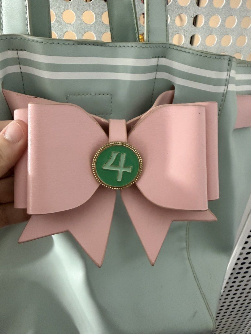 Sailor Moon Grace Gift Bag Sailor Jupter (Category: Shoulder Bags) located in Marikina City. Submitted by bg22.23 (Listing ID 1468480794, Image 2). Description: Needs cleaning. Auth from Taiwan..
