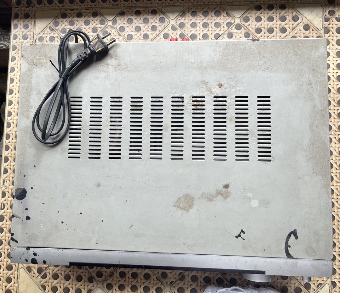Sakura AV-519 Amplifier (Category: Soundbars, Speakers & Amplifiers) located in Marikina City. Submitted by dongv70 (Listing ID 1468319411, Image 3). Description: Sakura AV-519 Amplifier Power: Runs on 200V Audio Inputs: VCD, tuner, tape, and AUX ₱500 ONLY (Shipping via lalamove lang within Metro Manila or nearby, buyer always pay for shipping) Condition: WORKING pero may issues (distorted sound if lumakas pero if press mo yung top part nawawala)