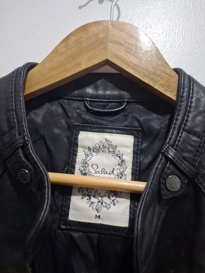 Salad lamb leather jacket med (Category: Coats, Jackets and Outerwear) located in Tarlac. Submitted by christopher.24 (Listing ID 1468325087, Image 2). Description: excellent condition legit.