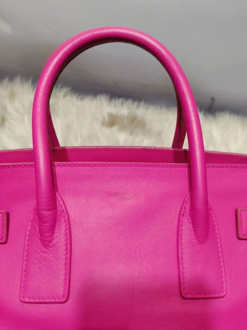 Sale! Yves Saint Laurent (Category: Shoulder Bags) located in Cabuyao City. Submitted by secondhand.shop.ph (Listing ID 1468430839, Image 2). Description: Sale❗️Sale❗️Sale❗️ Yves Saint Laurent Preloved Medium-Large Pure genuine leather 📌 provided sling strap 📌First to pay!.