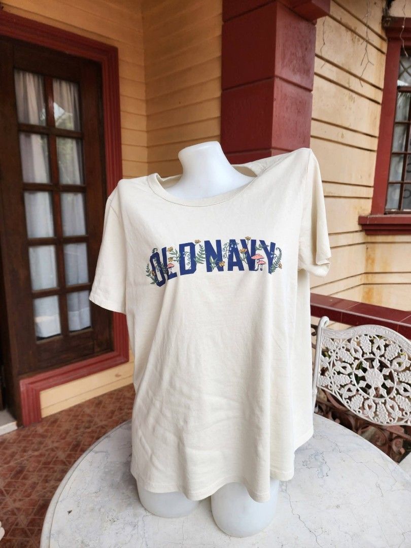 [SALE❗️]AUTHENTIC OLD NAVY TSHIRT (Category: Shirts) located in Caloocan City. Submitted by tindastates (Listing ID 1468395229, Image 1). Description: sizes: XS, S, M, L, XL.