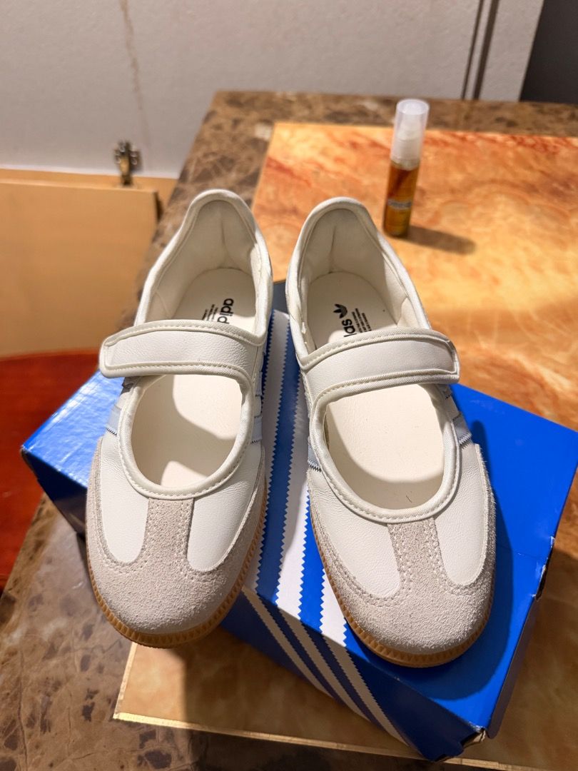 Samba jane (Category: Sneakers) located in Caloocan City. Submitted by heejoo24 (Listing ID 1468289321, Image 3). Description: FOR SALE PRE LOVED SHOES SAMBA JANE WOMENS SIZE US 5 Use once reason for selling malaki sakanya... 100% original....