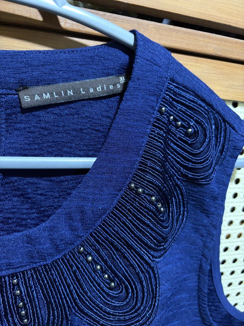 SAMLIN Ladies Blue Sleeveless Blouse (Category: Sleeveless) located in Pasig City. Submitted by jenfiles (Listing ID 1468443321, Image 2). Description: - Brand: SAMLIN Ladies - Size: XL.
