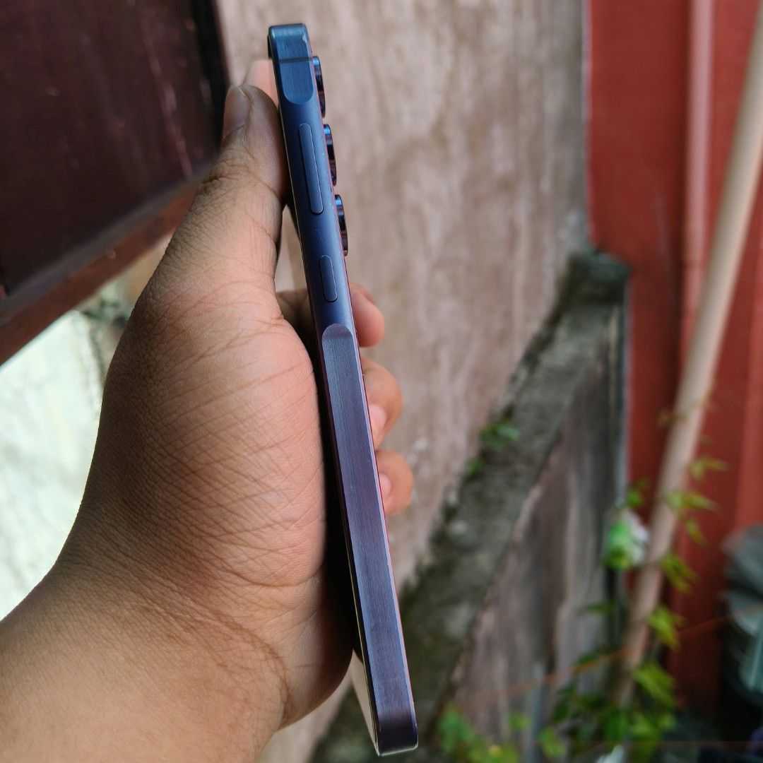 Samsung A55 5G 256GB (Category: Samsung) located in Manila. Submitted by raffiel181 (Listing ID 1468356397, Image 3). Description: SAMSUNG A55 5G 256GB Storage 8GB ram GPU: Samsung Xclipse 530 Fingerprint on Display ✅ Face Unlock ✅ 5000mAh Display: Super AMOLED 120hz Gorilla Glass Victus+ Aluminum Frame No History Repair No issue.