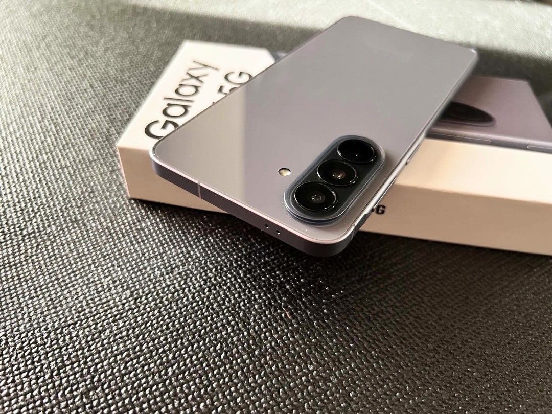 Samsung A57 5g 8/256gb (Category: Other Mobile & Gadget Accessories) located in Marikina City. Submitted by dmichael00 (Listing ID 1468318897, Image 3). Description: For sale or swap Samsung a57 5g 8/256gb Actual pics posted 99% smooth Ibywind tempered glass installed Open line both sim Nice approved Under warranty No defects Check all you want Package Unit USB Case Box manuals Sim ejector Price P18999 For meet ups only .