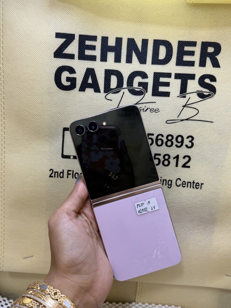 SAMSUNG FLIP 5 8/512GB OPENLINE (NTC APPROVED) (Category: Samsung) located in San Juan City. Submitted by desireebayal96 (Listing ID 1468459074, Image 1). Description: SAMSUNG GALAXY FLIP 5 * 8|512GB * NTC APPROVED * OPENLINE * ANY SIM * 97% SMOOTH * NO ISSUE * NO HISTORY OF REPAIR * NO AMOLED BURN * NO DEAD PIXEL OPEN FOR COD SAME DAY DELIVERY PLUS SHIPPING FEE MESSAGE ME DIRECTLY FOR MORE INFO Store located📍2nd floor Vmall Greenhills Shopping 