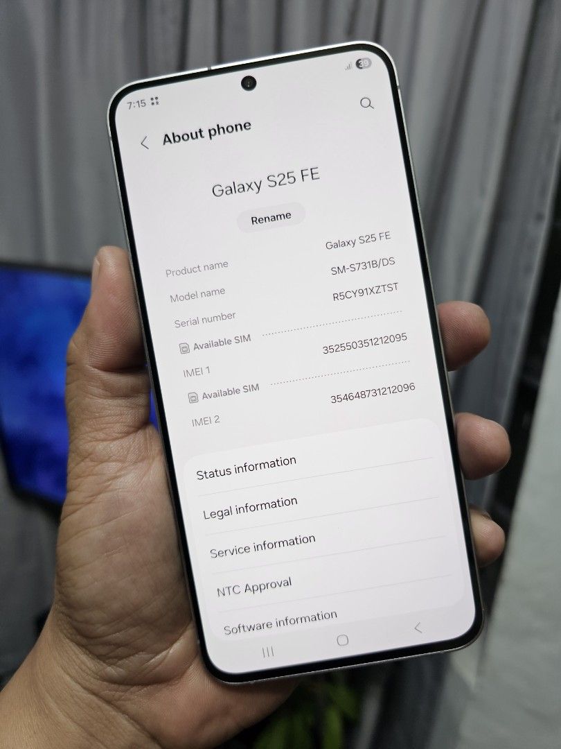 Samsung Galaxy S25 FE (Category: Samsung) located in Quezon City. Submitted by cfvjhay (Listing ID 1468285787, Image 3). Description: no issue 256gb looks new unit and case only test and check all u want.