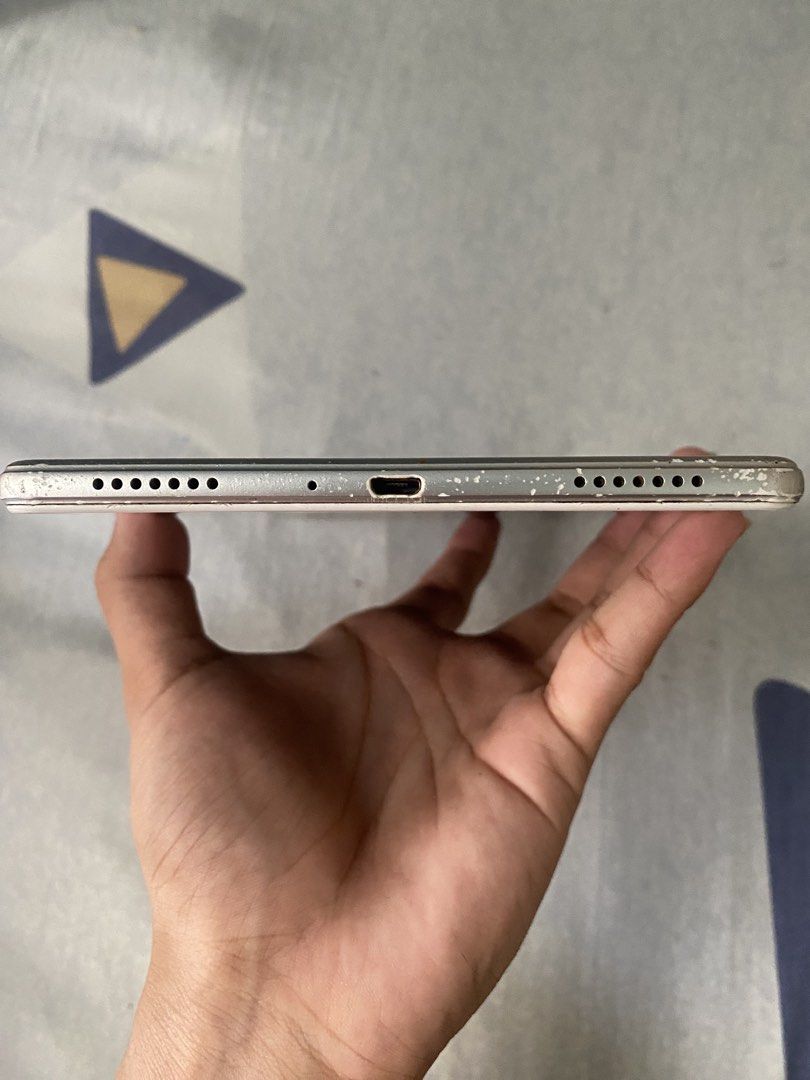 Samsung Galaxy Tab A 8.0 (2019) (Category: Android) located in Manila. Submitted by charlesflips (Listing ID 1468295330, Image 3). Description: Galaxy Tab A 8.0 (2019) Camera: 8 MP Back / 2 MP Front Storage: 32 GB (expandable via microSD up to 512 GB) Android version: Android 11 (One UI 3.1) ISSUE: Dents on sides and cracked screen PAYMENT FIRST (DON’T OFFER IF CAN’T DO PAYMENT FIRST!!!) PRICE NEGOTIABLE IF SURE BUYER. .