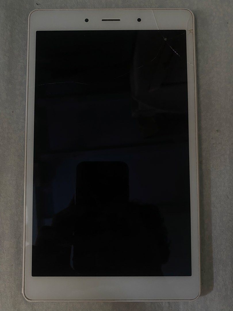 Samsung Galaxy Tab A 8.0 (2019) (Category: Android) located in Manila. Submitted by charlesflips (Listing ID 1468295330, Image 1). Description: Galaxy Tab A 8.0 (2019) Camera: 8 MP Back / 2 MP Front Storage: 32 GB (expandable via microSD up to 512 GB) Android version: Android 11 (One UI 3.1) ISSUE: Dents on sides and cracked screen PAYMENT FIRST (DON’T OFFER IF CAN’T DO PAYMENT FIRST!!!) PRICE NEGOTIABLE IF SURE BUYER. .