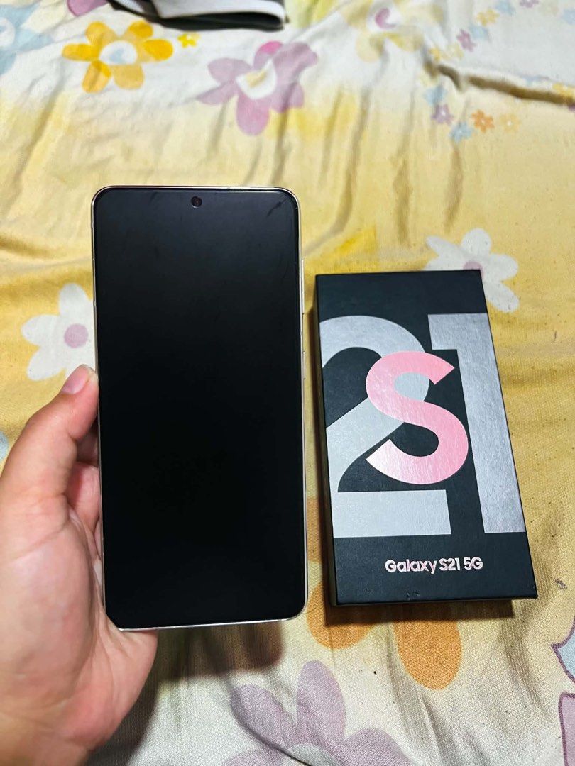 Samsung s21 (Category: Other Gadgets) located in Manila. Submitted by riana0803 (Listing ID 1468463119, Image 2). Description: SAMSUNG S21 5g Korean variant 8/256gb NO ISSUE!!!!! Sobrang kinis LADY OWNED .