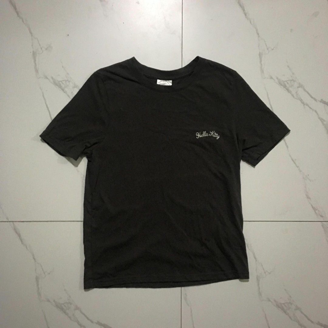 Sanrio Hello Kitty Tee (Category: Shirts) located in Cavite. Submitted by totchimpanzee (Listing ID 1468391574, Image 1). Description: Price: 200 SHIPPED Size Small 24 x 18 Loc: Indang, Cavite Ship thru J&T, payment first, no CoD payment via Gcash.