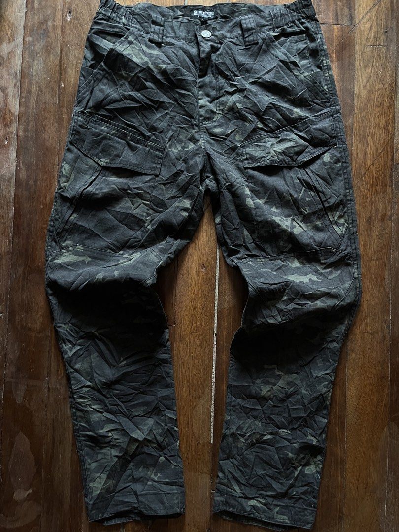 s.archon Multi-Pocket Tactical Cargo Pants (Category: Trousers) located in Los Banos. Submitted by lootmeup (Listing ID 1468437074, Image 3). Description: S.Archon Multi-Pocket Tactical Cargo Pants 511 tactical alternative Size: Width: 34 Length: 42.5 Leg opening: 12.5 Leg hole: 8 Mine P500.