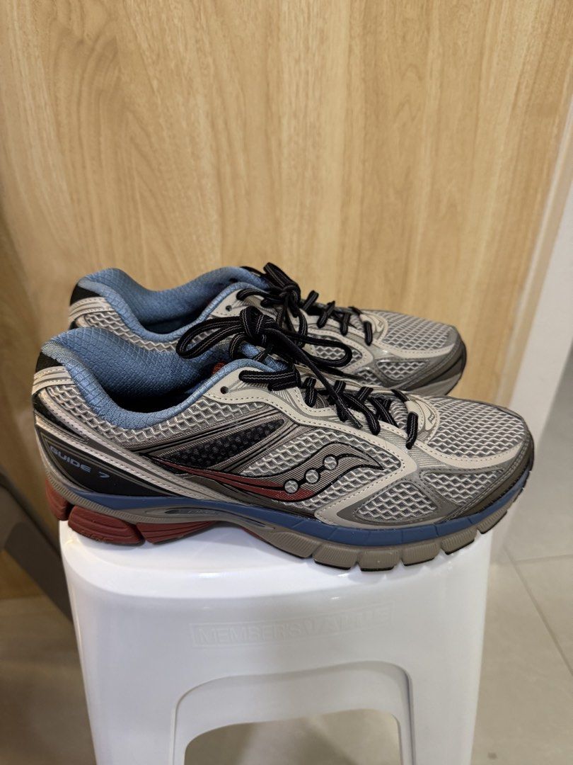 Saucony Guide 7 (Category: Sneakers) located in Manila. Submitted by gmelendres18 (Listing ID 1468309026, Image 3). Description: - Brand: Saucony - Model: Guide 7 - size 9 US or 27cm - no box - rfs: unloading.