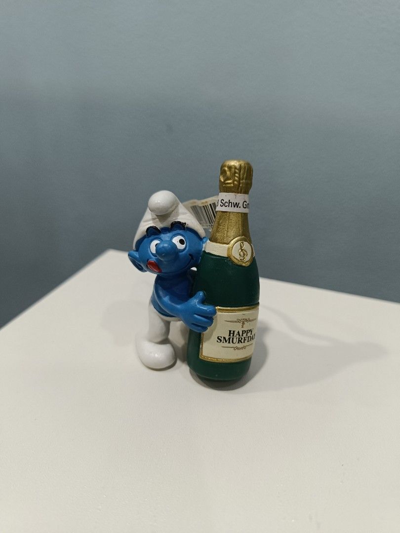 Schleich Champagne Bottle Smurf (Category: Action & Battle Toys) located in Manila. Submitted by calvin3teri (Listing ID 1468299981, Image 1). Description: 1000 Grab/Lalamove only ( buyer will book and shoulder fee ) MOP: Gcash .