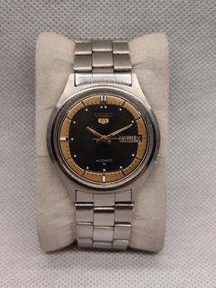 (Category: ) located in . Submitted by timepiece-and-co (Listing ID 1468401813, Image 1). Description: .