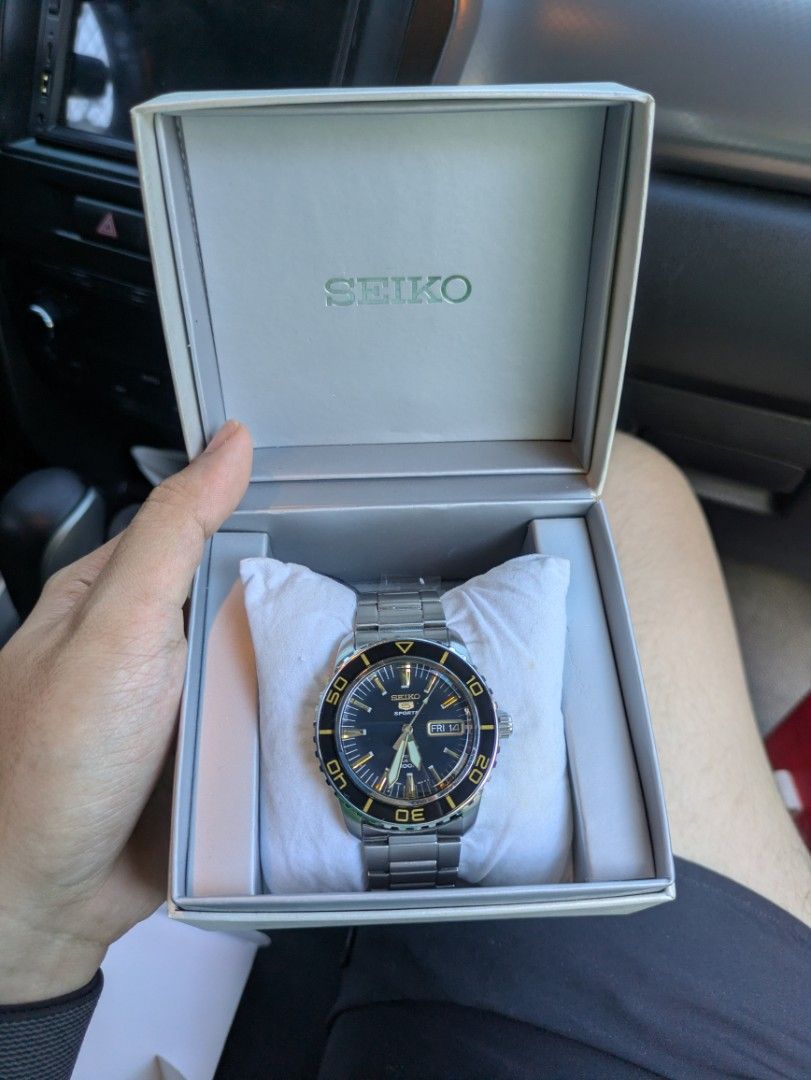 Seiko 5 SNZH57 and 53 Bundle (Category: Men's Watches) located in Quezon City. Submitted by kovdeclutters (Listing ID 1468425190, Image 3). Description: Inclusions SNZH57: - Watch - Inner and outer box - Warranty Card - Manual Booklet - Extra Links SNZH53: - Watch - Box RFS: Upgrading to an Oris or Hamilton Location: Marikina, shipping c/o buyer. Meetups subject to scheduling Price is slightly negotiable, message to send an offer.