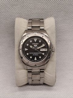 (Category: ) located in . Submitted by timepiece-and-co (Listing ID 1468401309, Image 1). Description: .